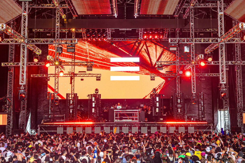 RESISTANCE - Oficial (1)