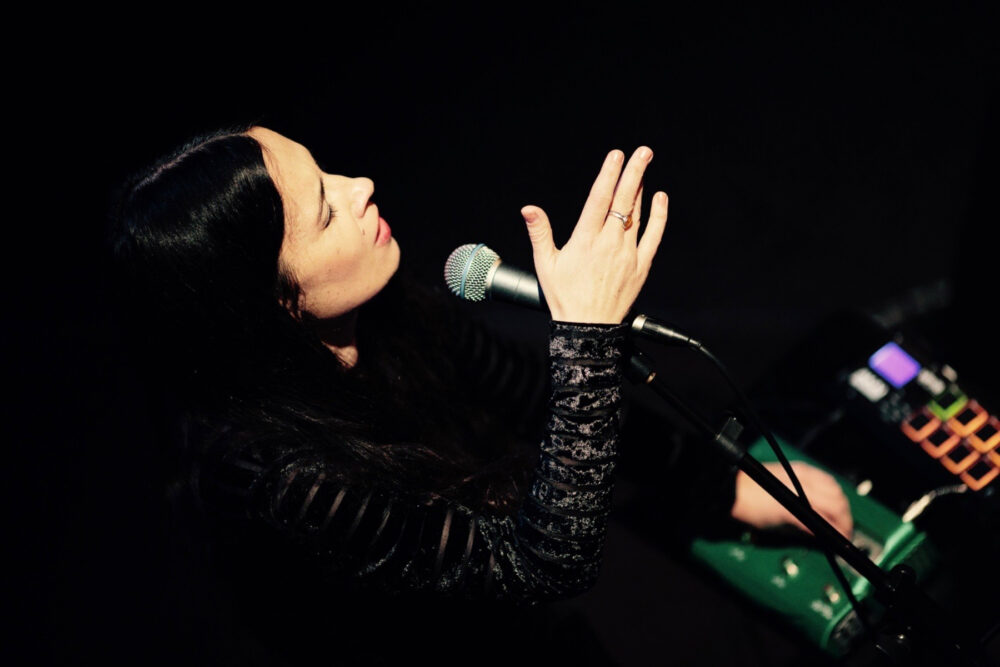 Katja Suic - Oficial